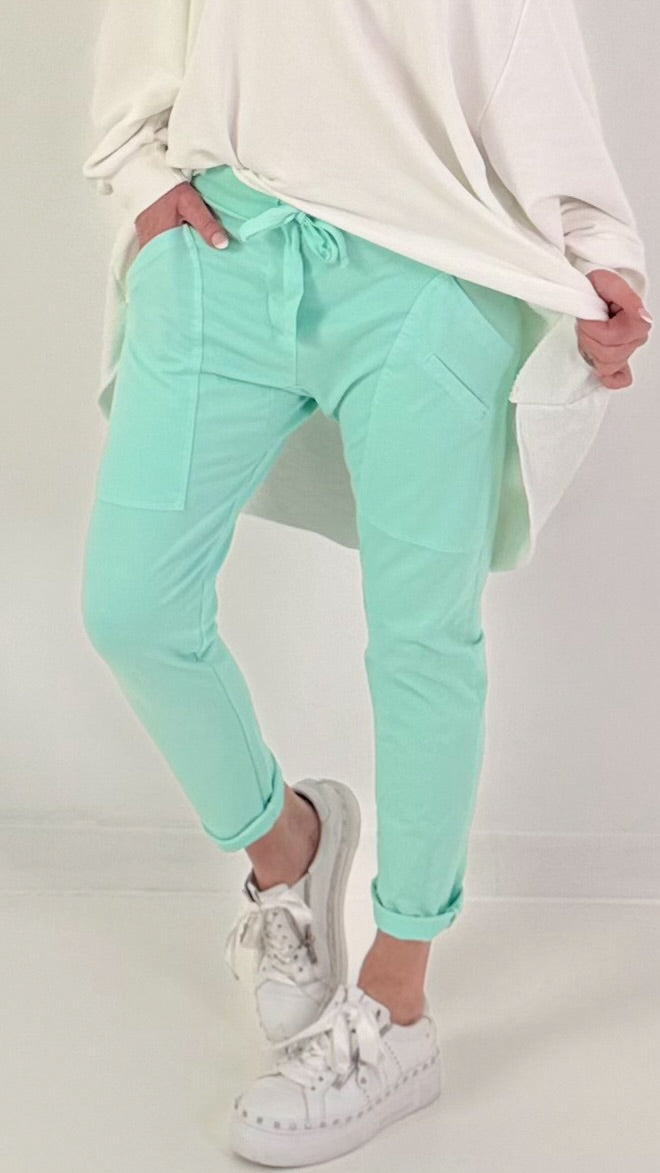 Sweatpants with large patch pockets - mint