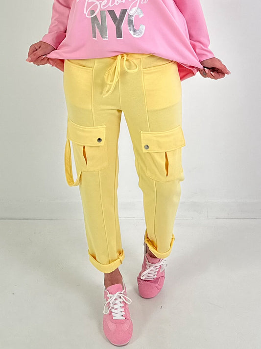 Hose mit Cargo Taschen - gelb