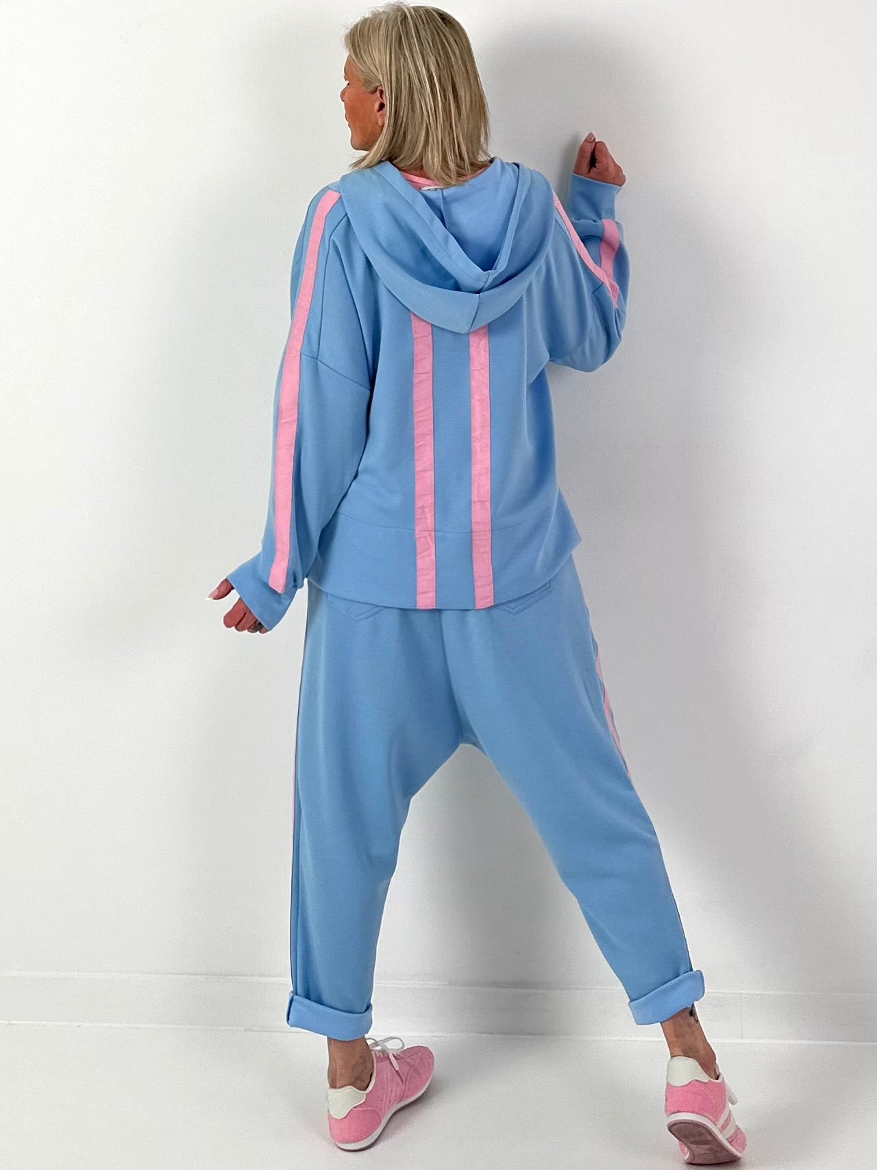 Sweat Baggy mit Streifen - hellblau