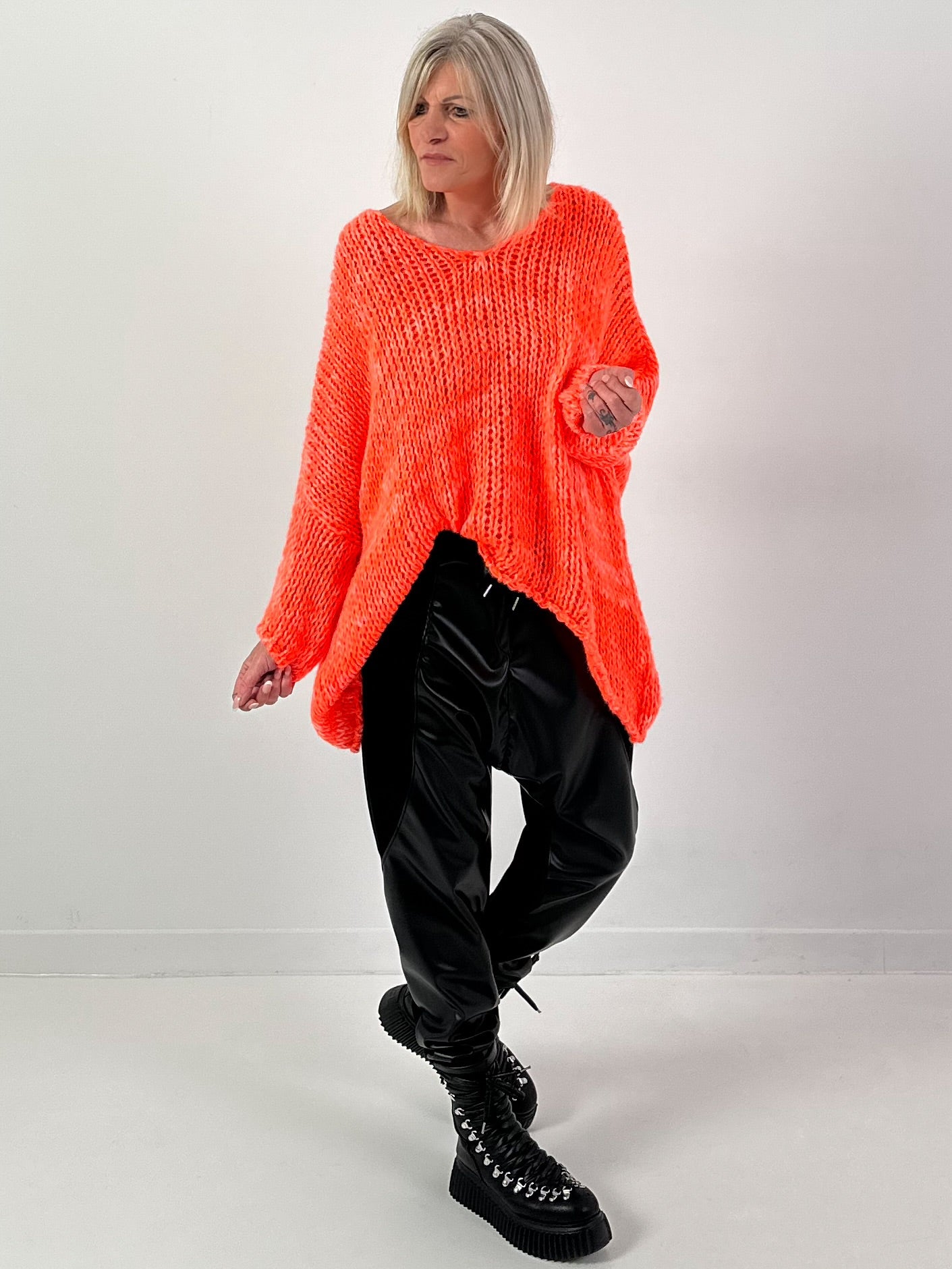 Grof gebreide trui model "Mellow Mix" - neon oranje