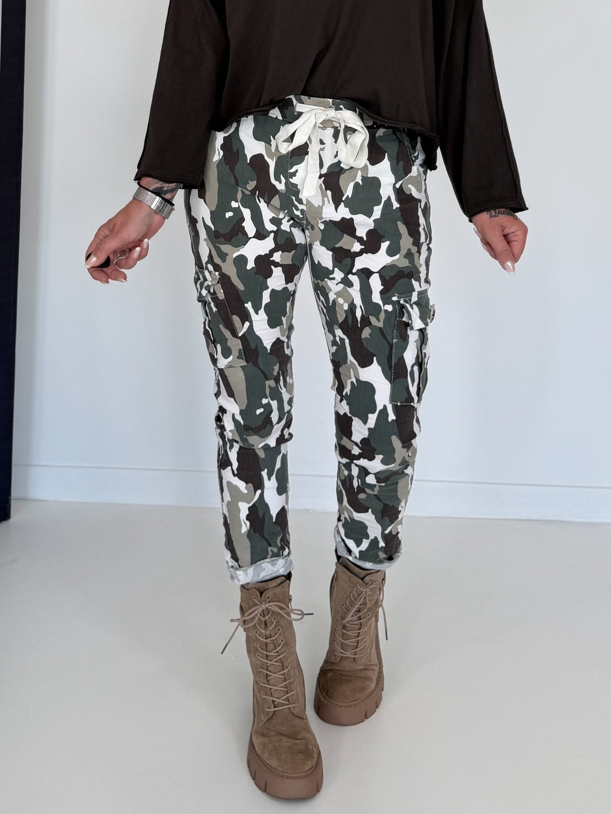 Cargo trousers with camouflage print - white-olive-multicoloured