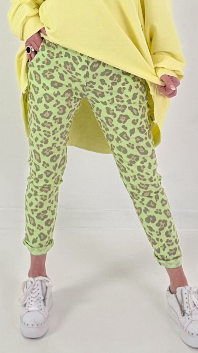 Hose mit Leo-Muster - grün