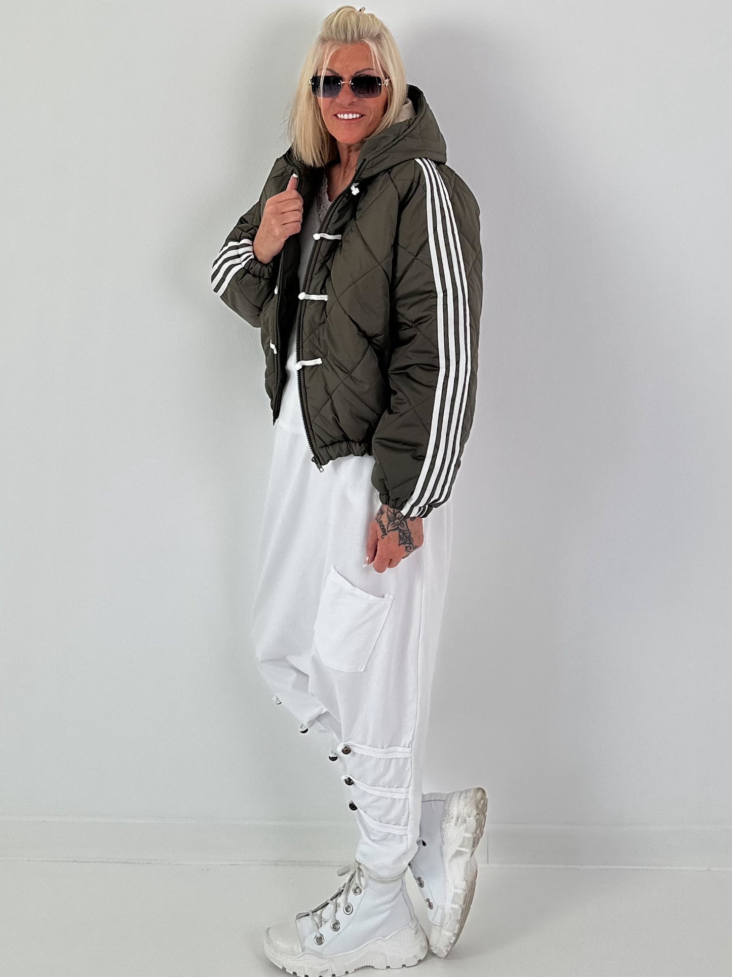 Bomberjacke mit Kapuze - oliv