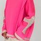 Oversized Sweater mit Strasskreuz - neonpink-beige