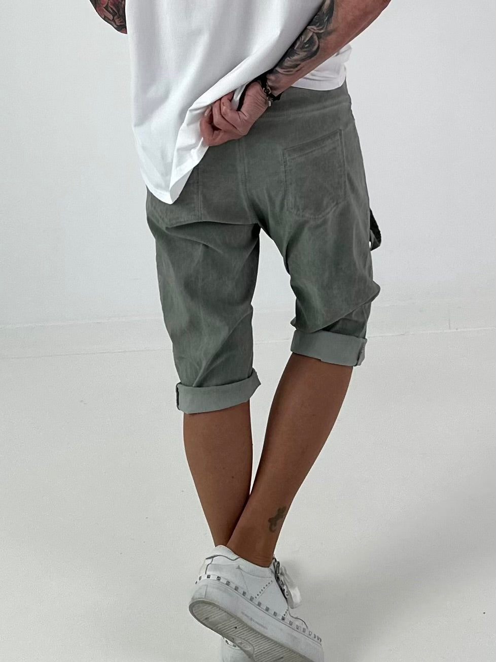 Baggy Short mit Schnürdetail - khaki