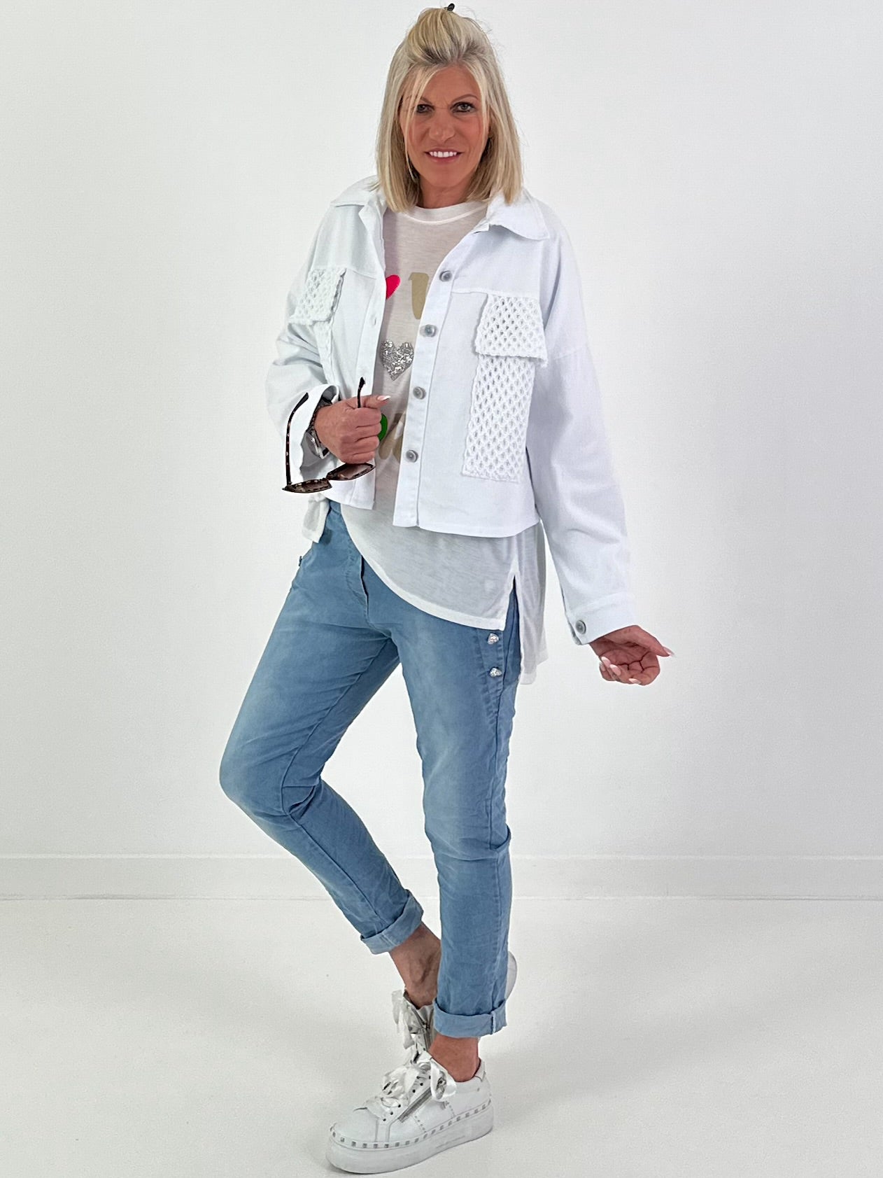 Denim jacket with crochet pockets - white