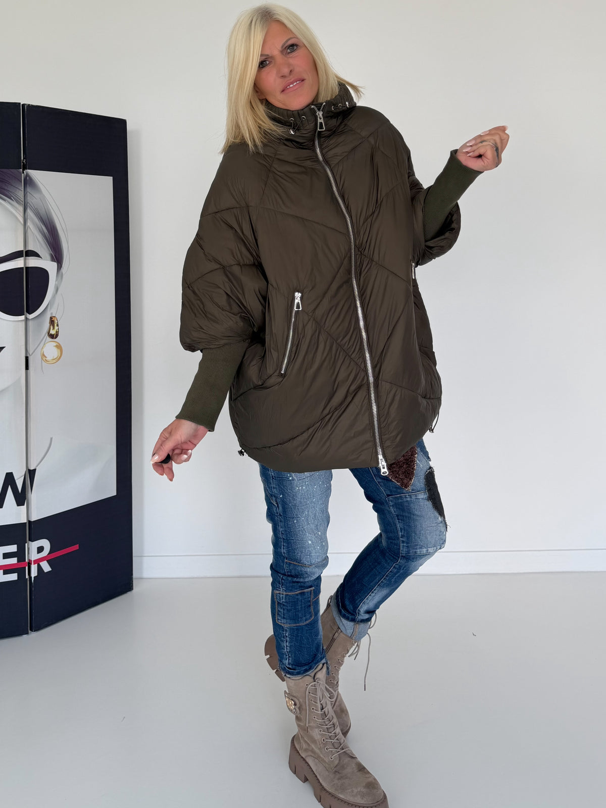 Oversized gewatteerd jack met polswarmers en capuchon - olijf