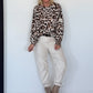 Sweater mit Allover-Leo-Print - beige-schwarz-mehrfarbig