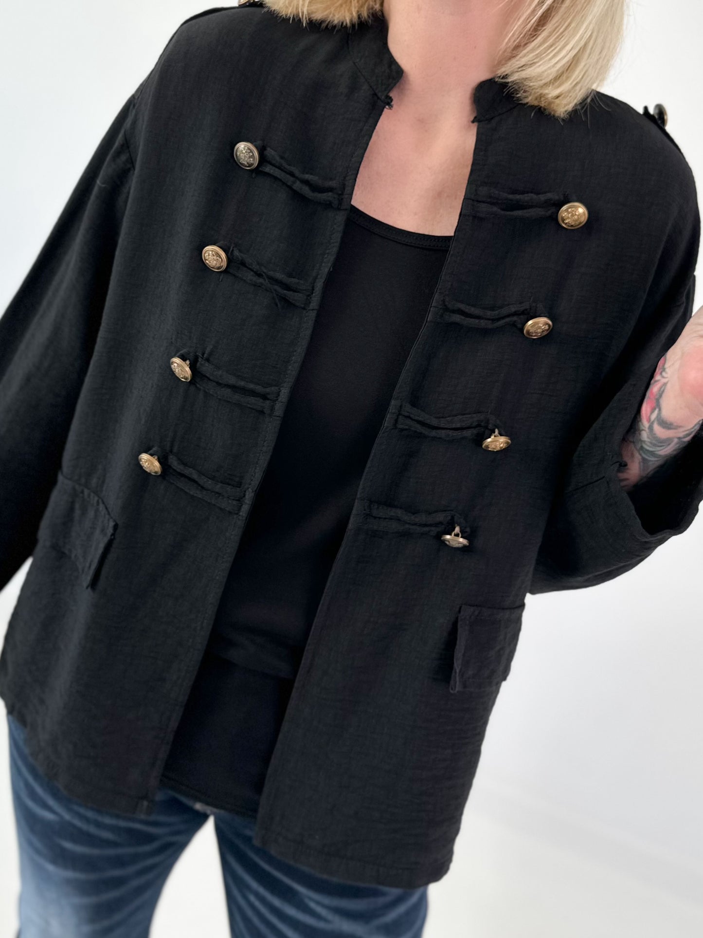 Leichte Jacke im Military Look - schwarz