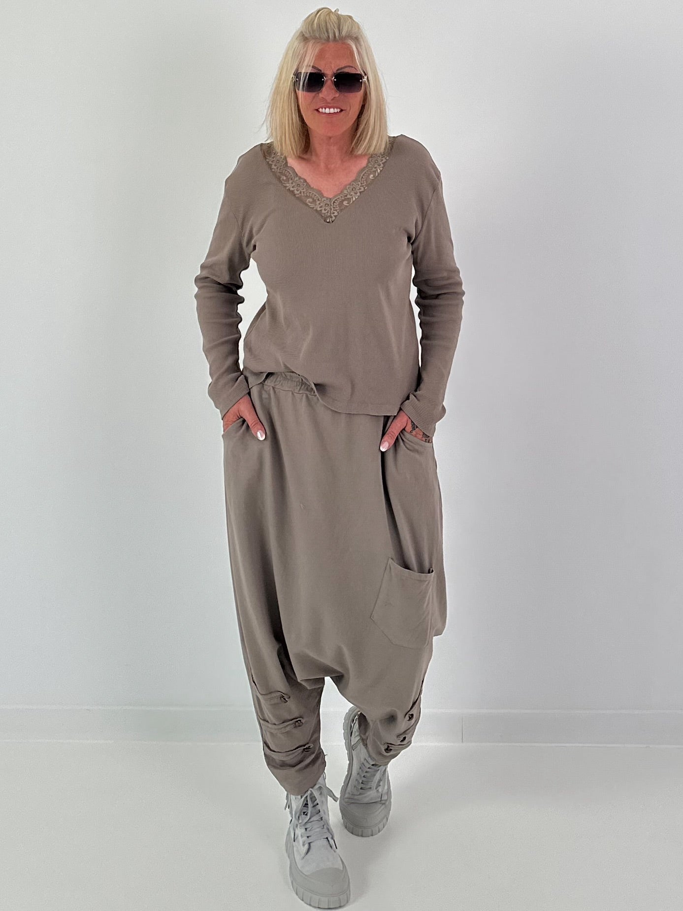 Ribbed V-Neck Shirt with Lace Details - Taupe