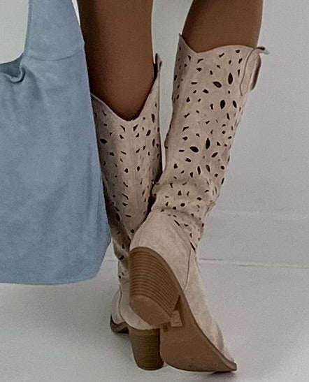 Boots with cut-out - beige