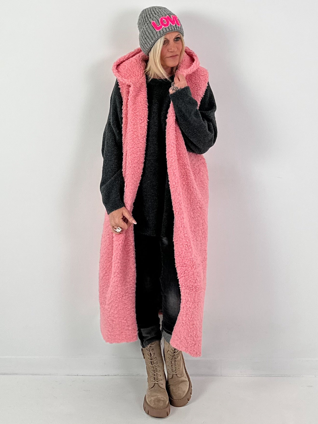 Long vest model "Leo Layers" - pink