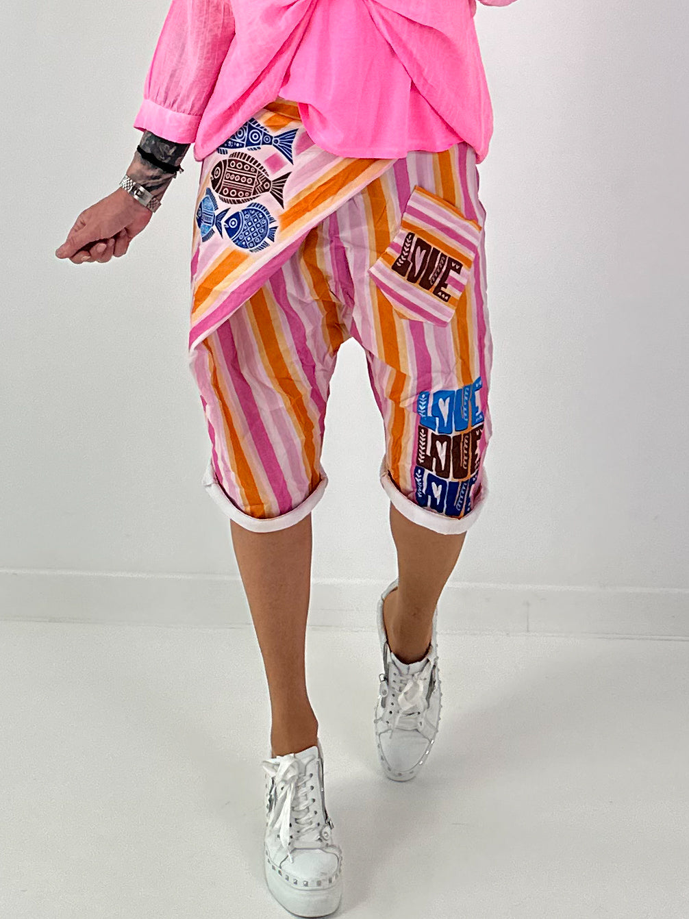Short baggy shorts with overlap - beige