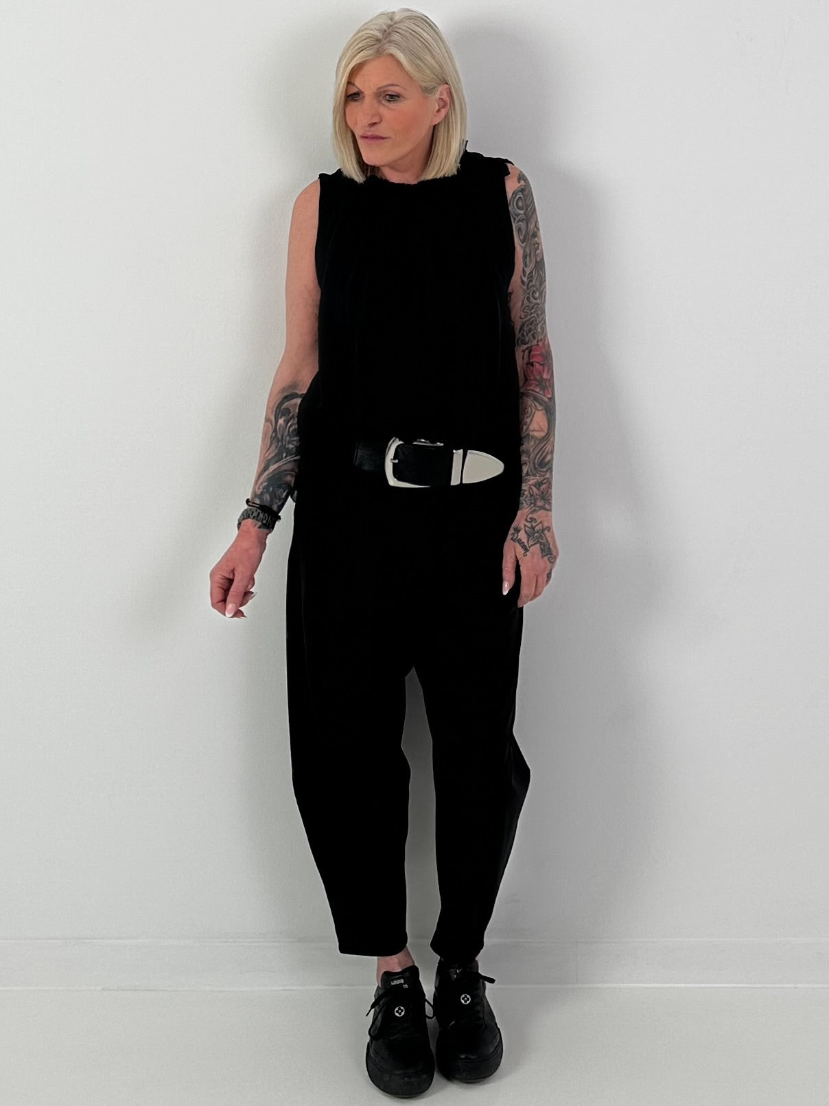 Seidentop mit Rüschenkragen und Schleife - schwarz