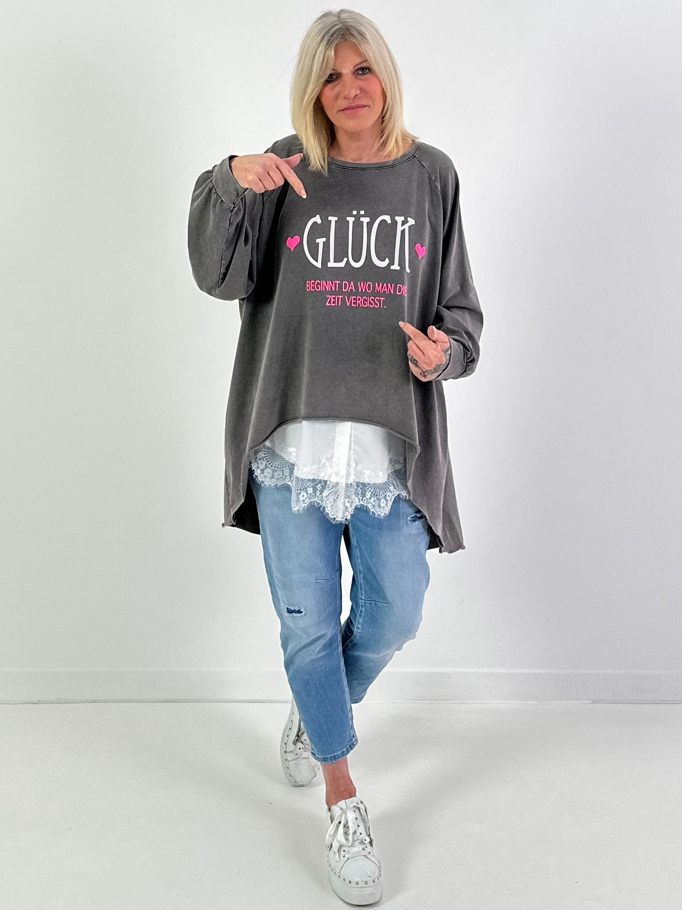 Oversized stonewashed Sweatshirt Modell "Glück..." - used black