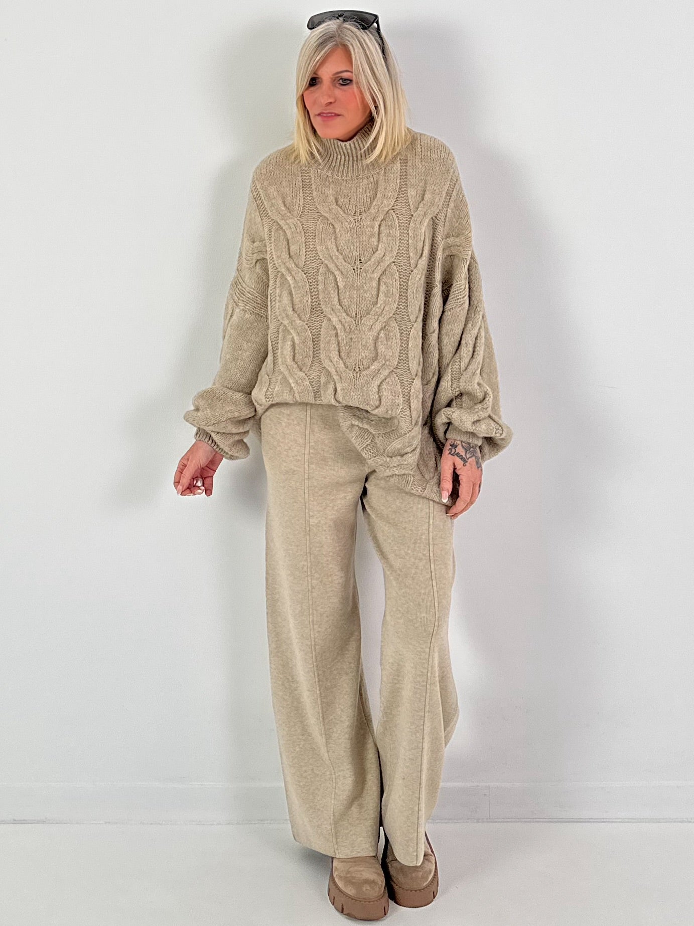 Lässiger Pullover mit Zopfmuster Modell "Pure Cable" - taupe