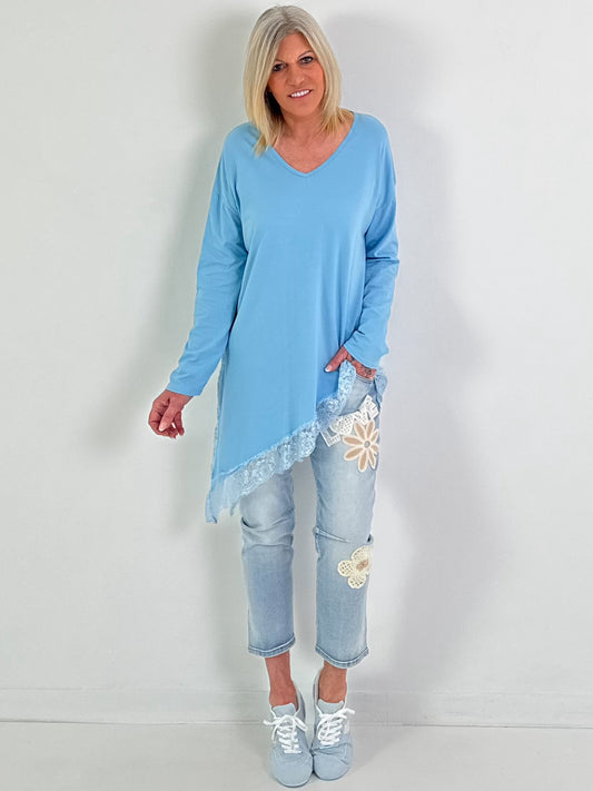 Shirt mit Spitzenabschluss - hellblau