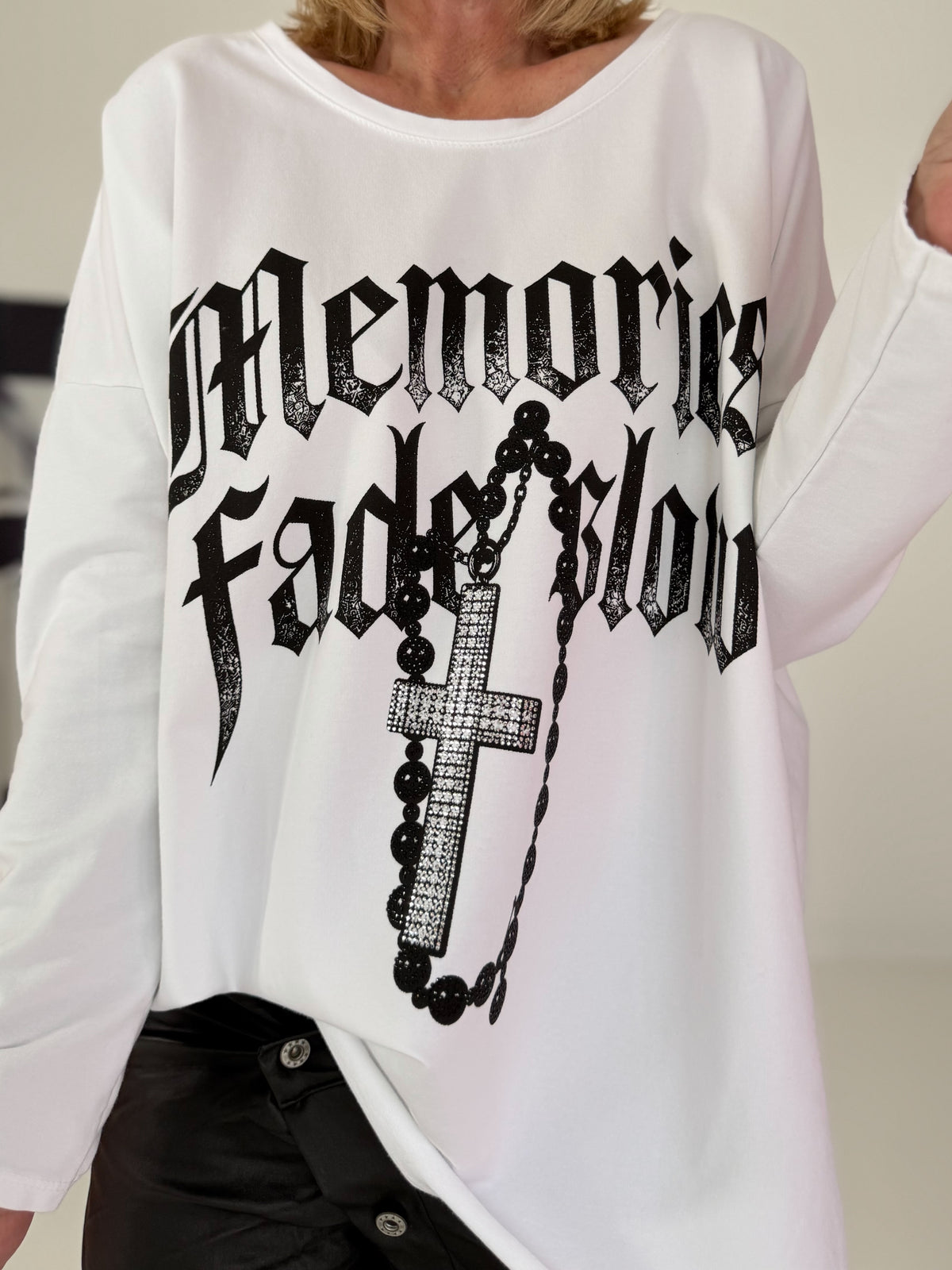 Sweater Memories Fade Glow - weiss