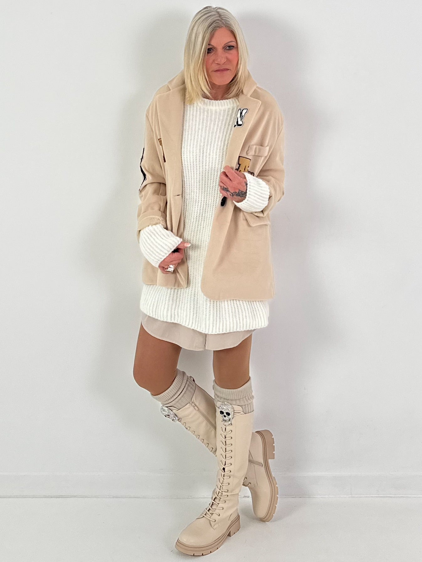 Blazer model “Catch the Patch” - beige