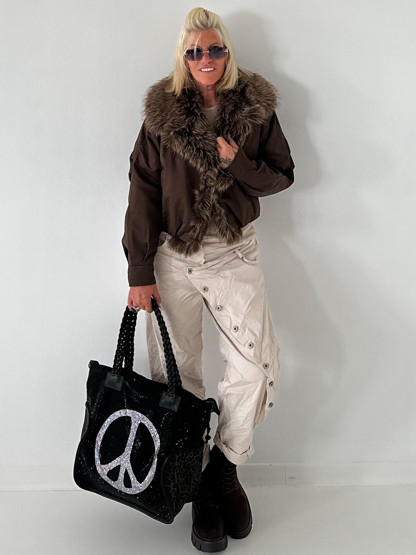 Jacke mit Fellkragen - mokka