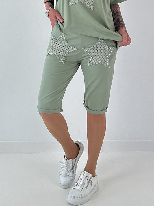 Sweat Short mit Häkelstern und  Nieten - khaki