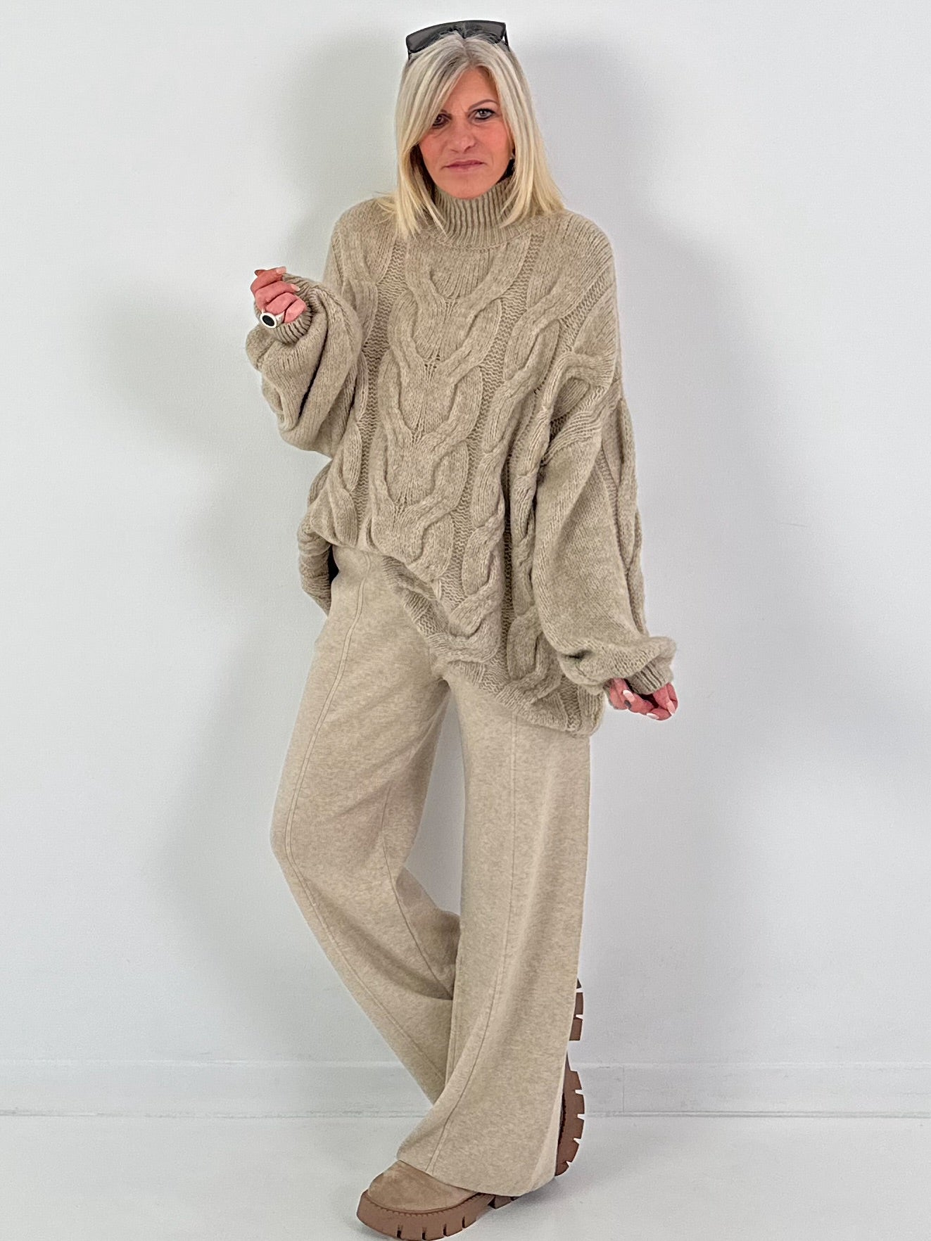 Knitted trousers model “Weave&amp;Wear” - beige