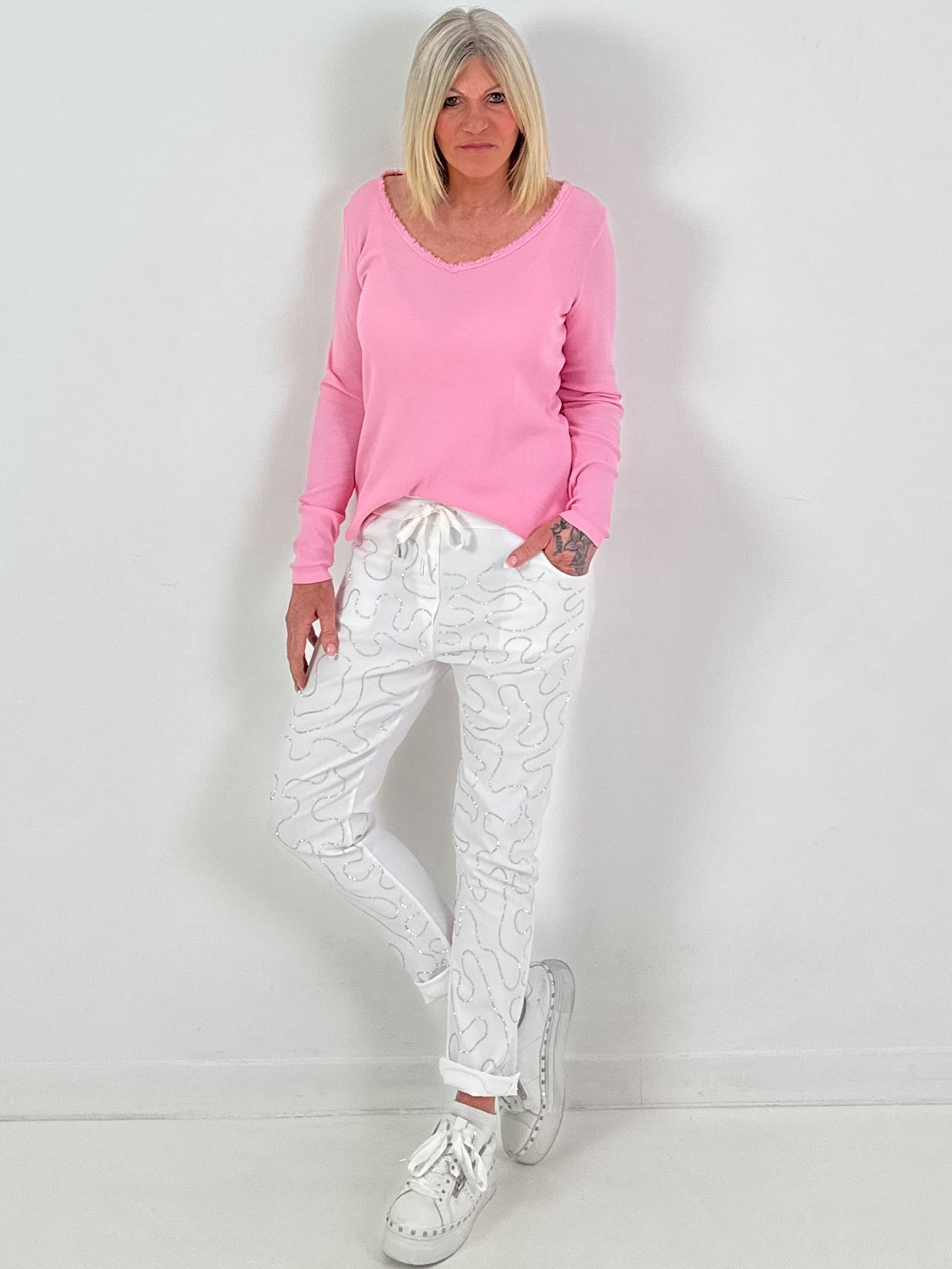 Ripp-Shirt Modell "Sweet Fringe Vibes" - rosa