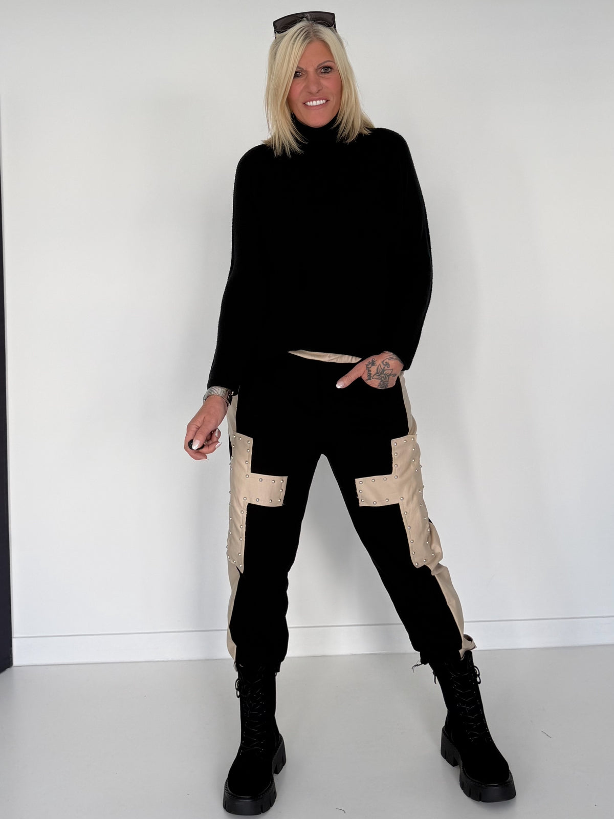 Sweathose im Materialmix - schwarz-beige