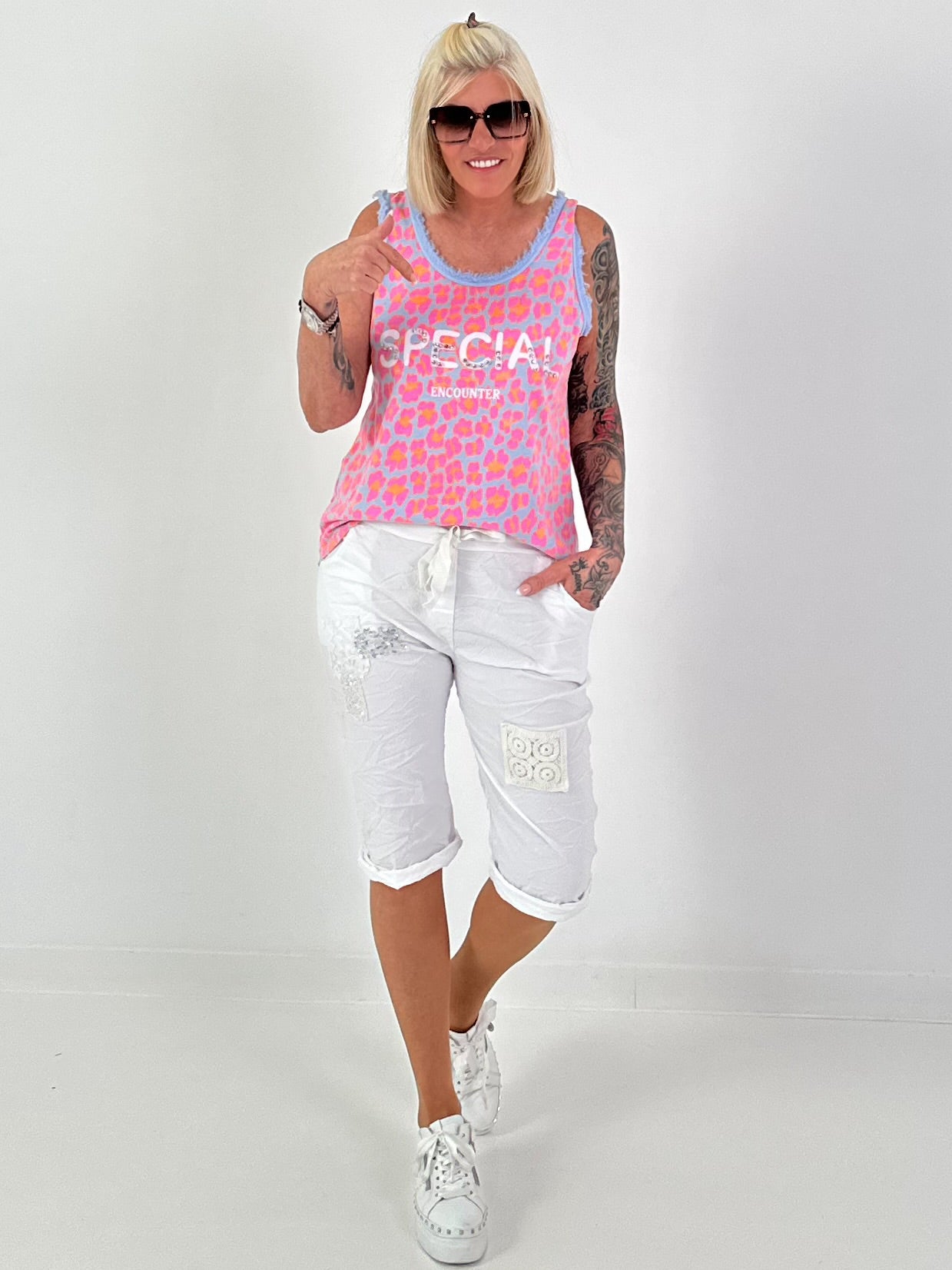 Leo Tanktop with Rhinestone Details - light blue multi-coloured