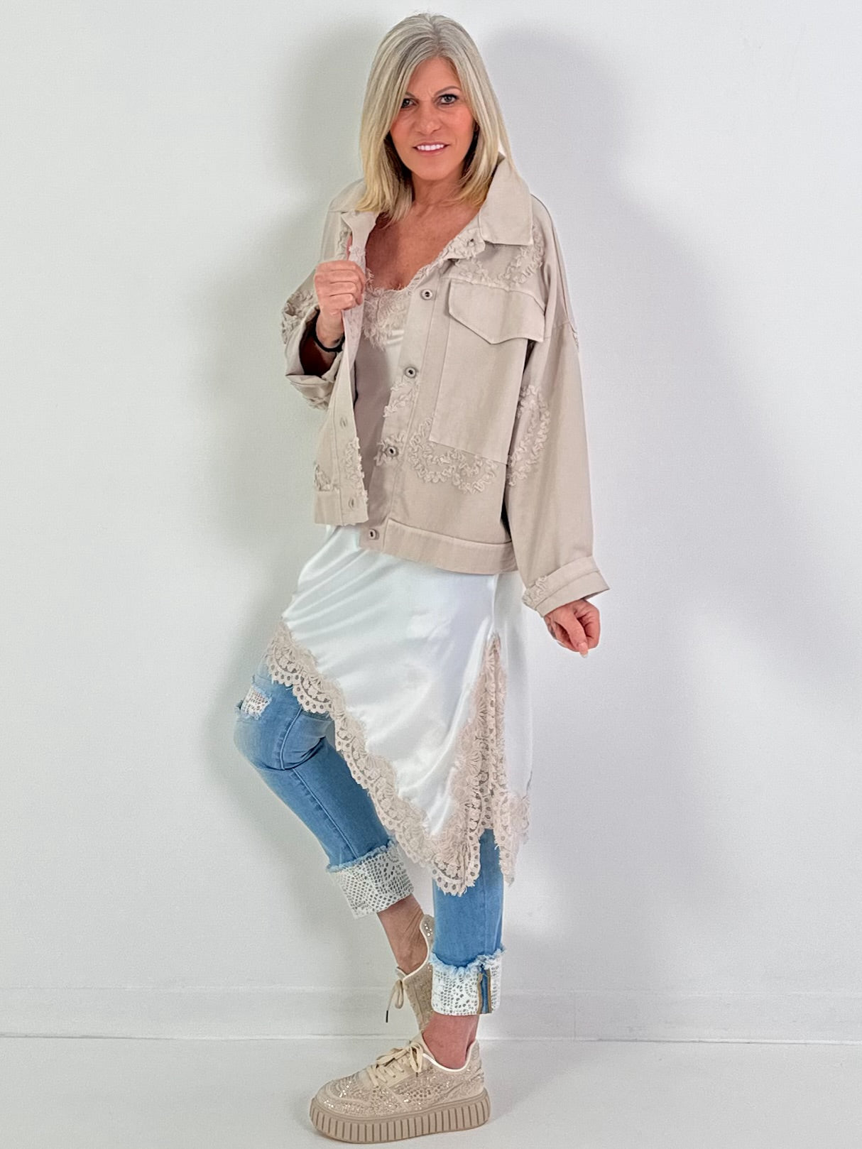 Spijkerjas, model "Bold Heart" - beige