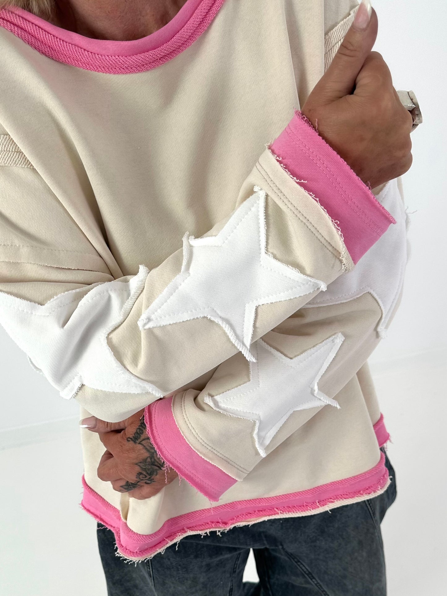 Sweatshirt mit trendigen Sternelementen- beige