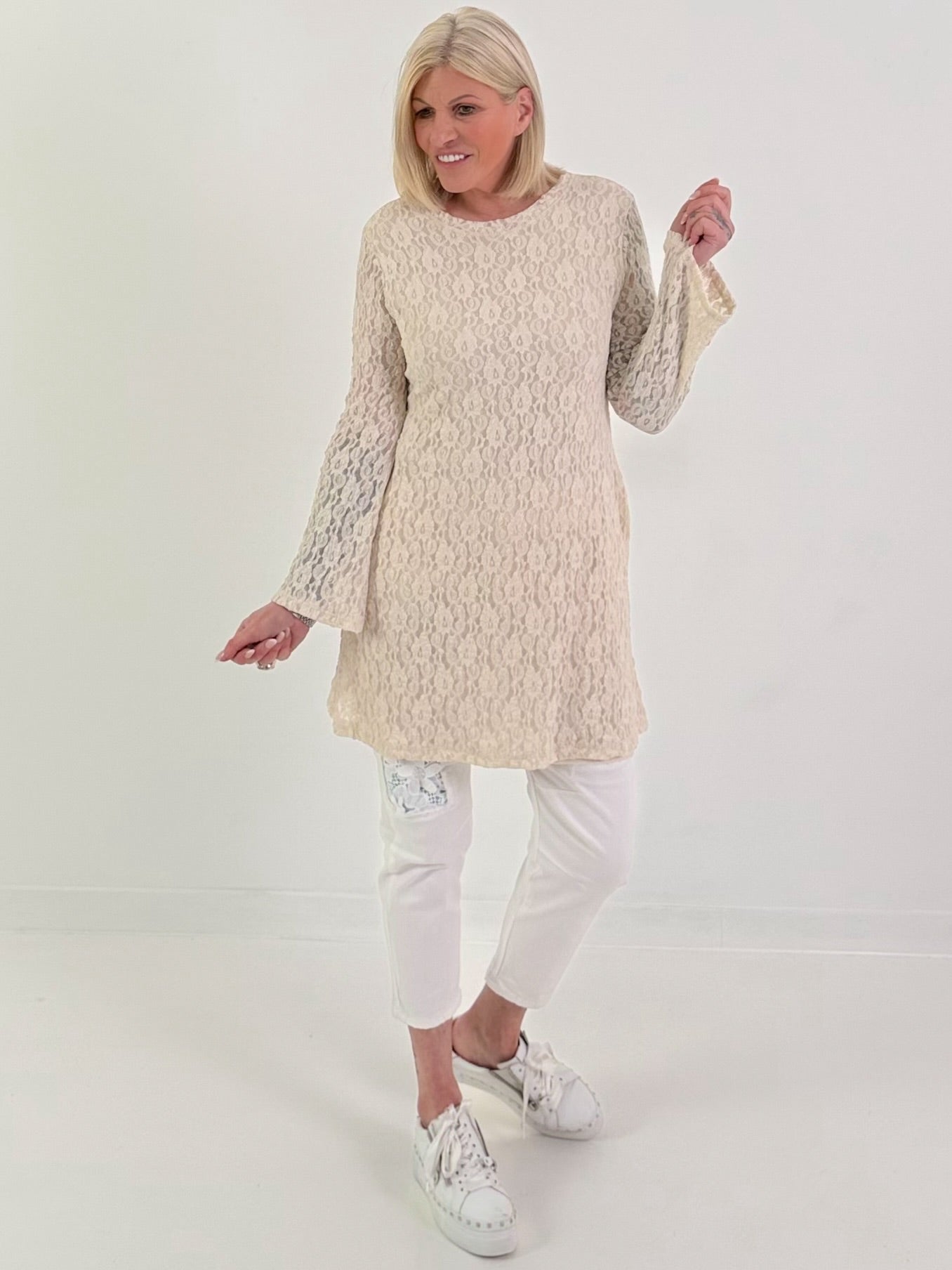 Spitzentunika/Kleid mit Eingriffstaschen - beige