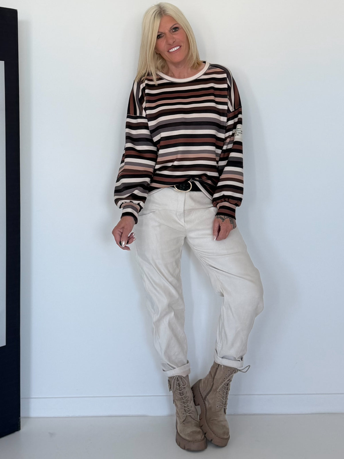 Sweater mit Allover-Streifen-Print - grau-mehrfarbig