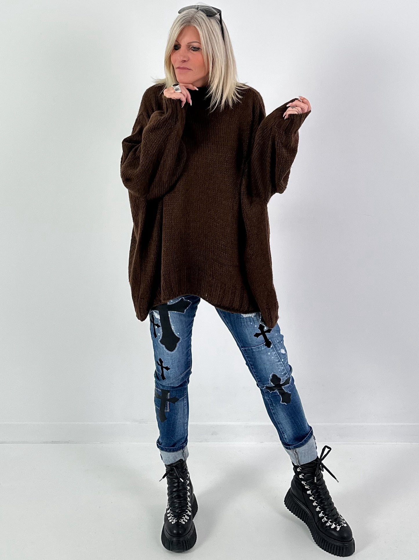 Oversized sweater model "Snuggle Arctic" - mocha