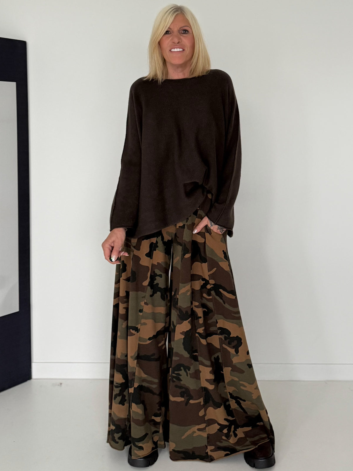 Weicher Oversized Pullover mit Rundhalsausschnitt - mokka