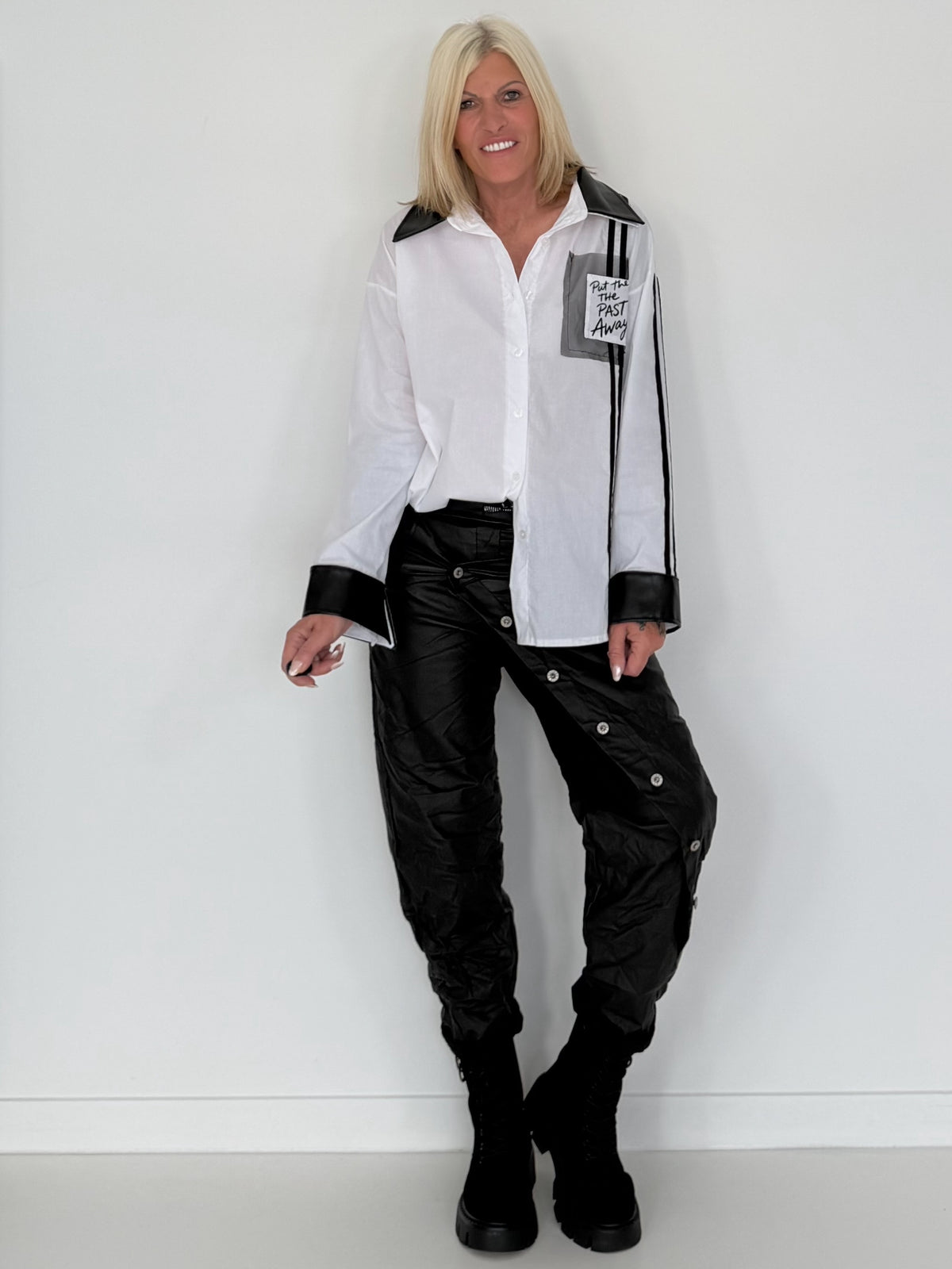Vegane Lederhose Knopfleiste quer - schwarz
