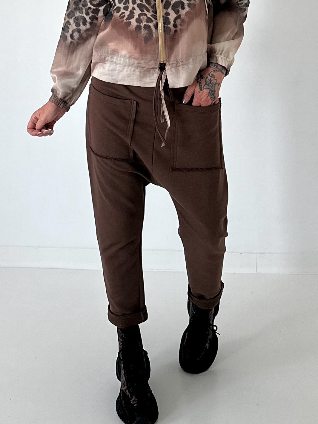 Baggy sweatshirt with patch pockets - mocha