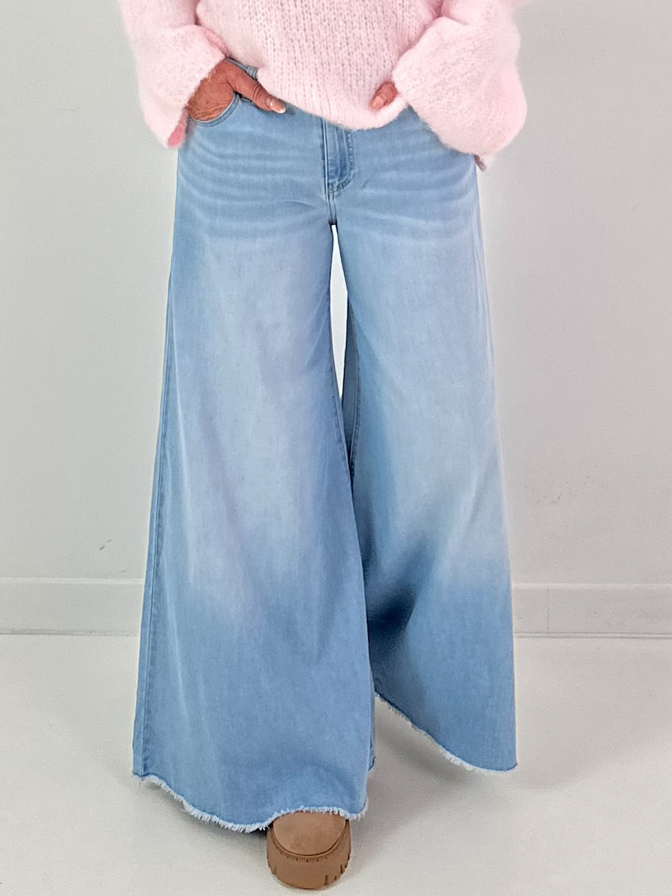 Jeans model "Wide Light" - light denim