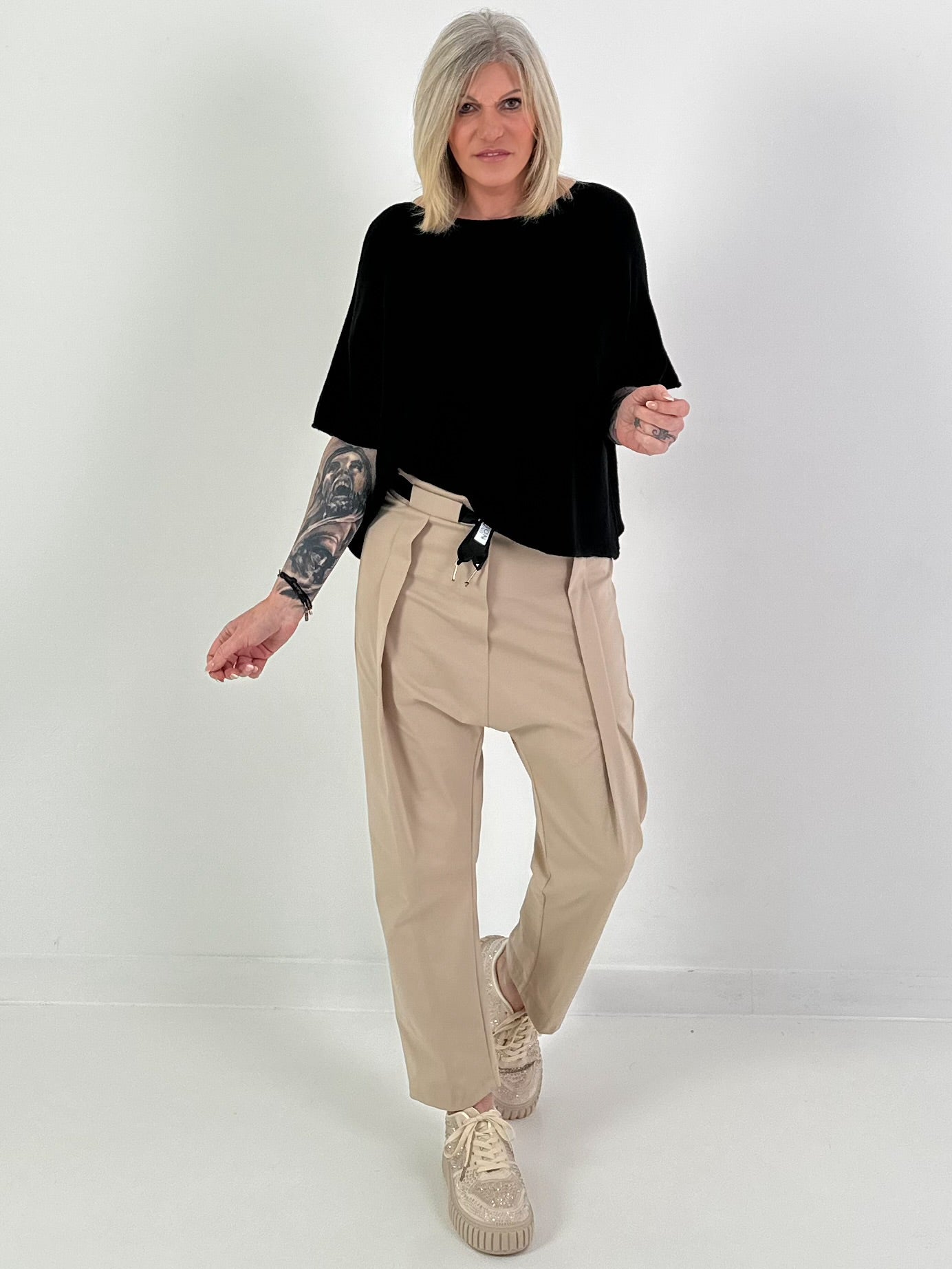 Strickpulli mit kurzem Arm - schwarz