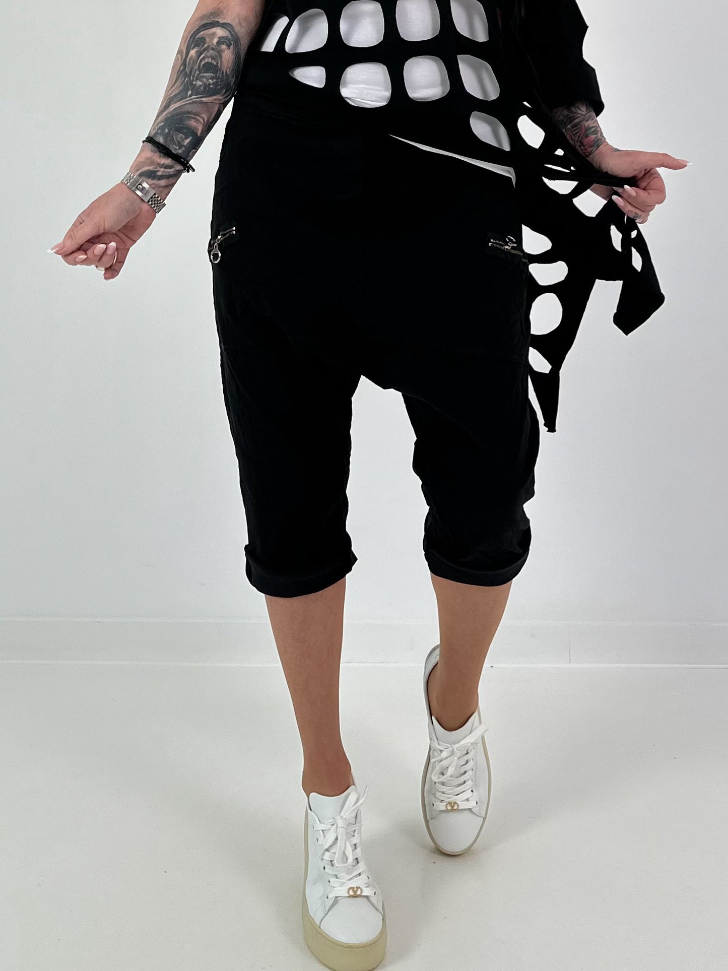 Kurze Baggy mit Zipper Details - schwarz