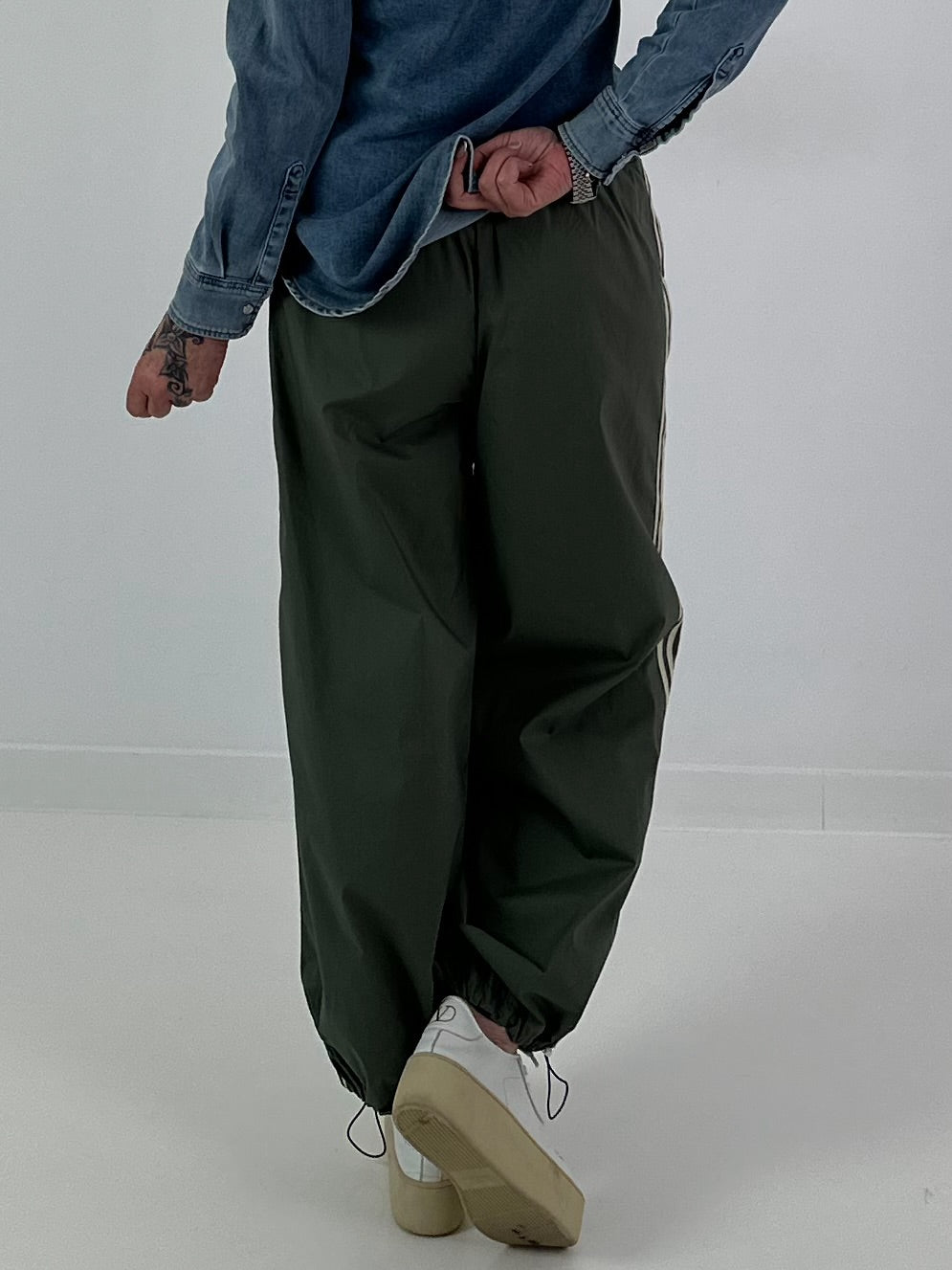 Pants with elastic waistband - olive