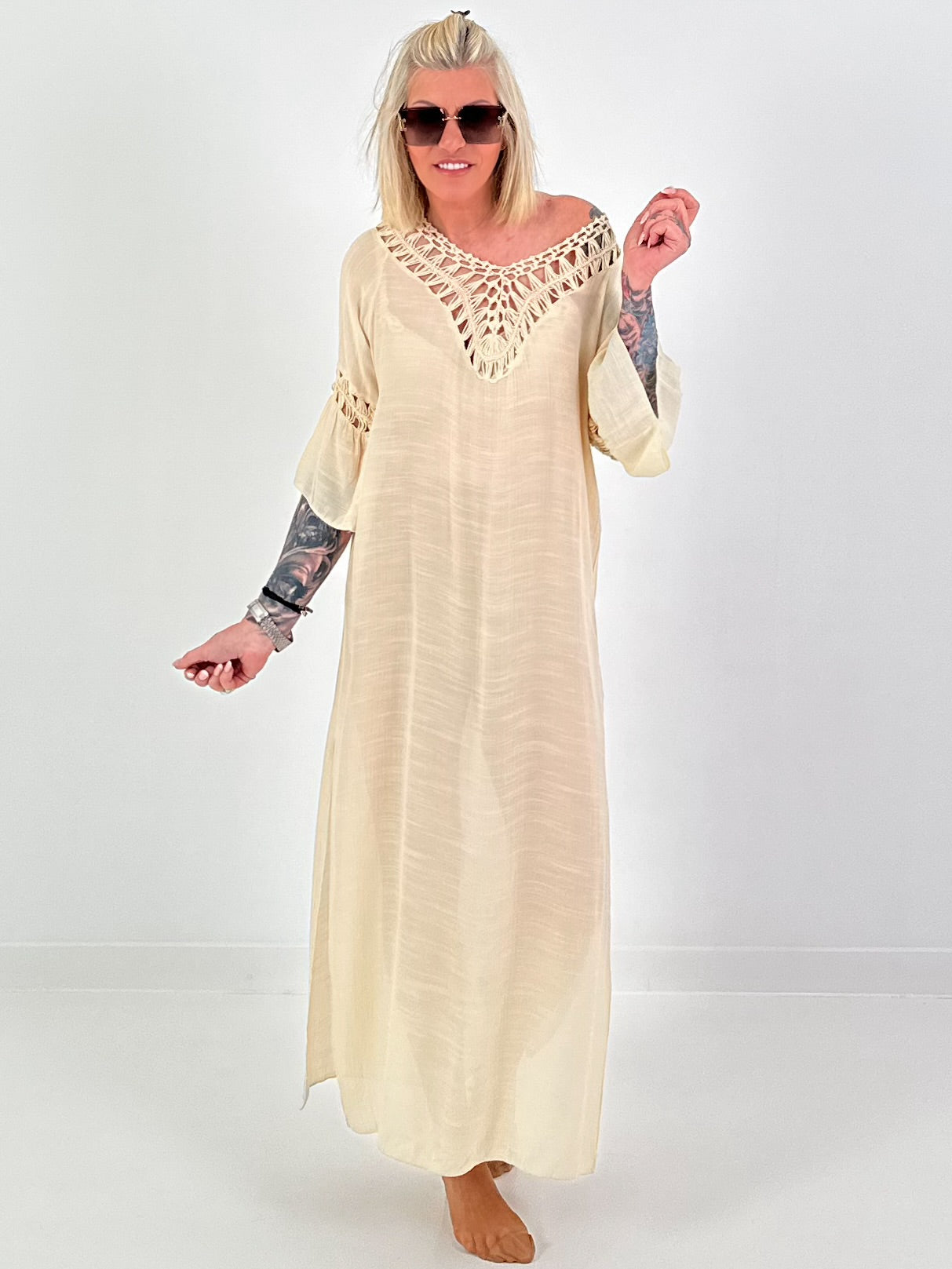 Ibiza Kleid mit Häkeleinsätzen - beige