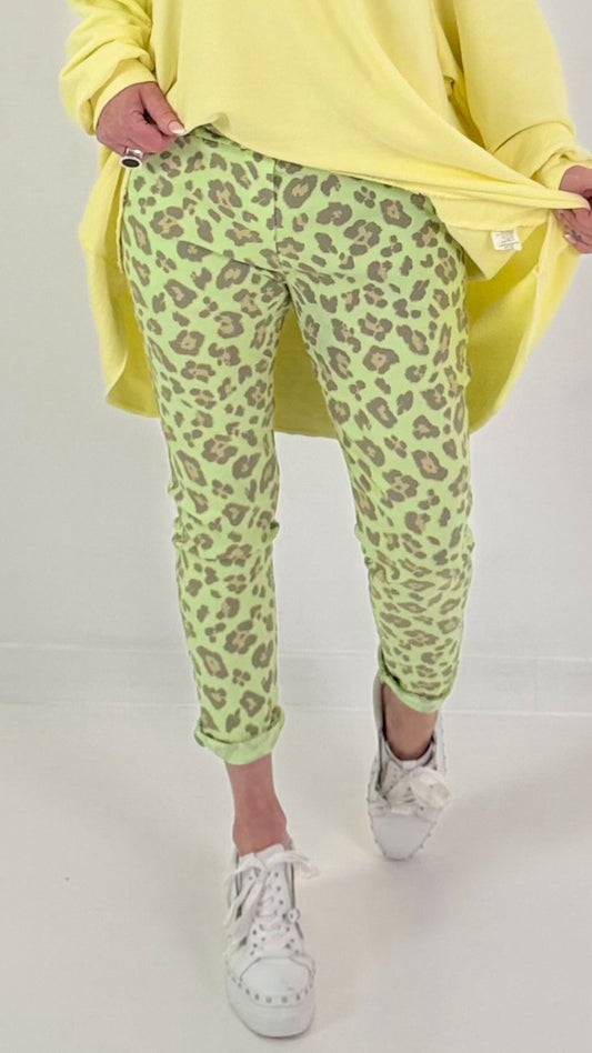 Hose mit Leo-Muster - grün