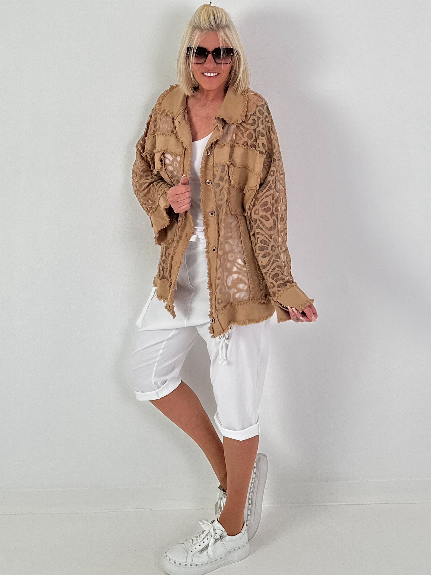 Jeansjacke mit floralem Netzeinsatz - camel ( lieferbar ab 26.05.26)