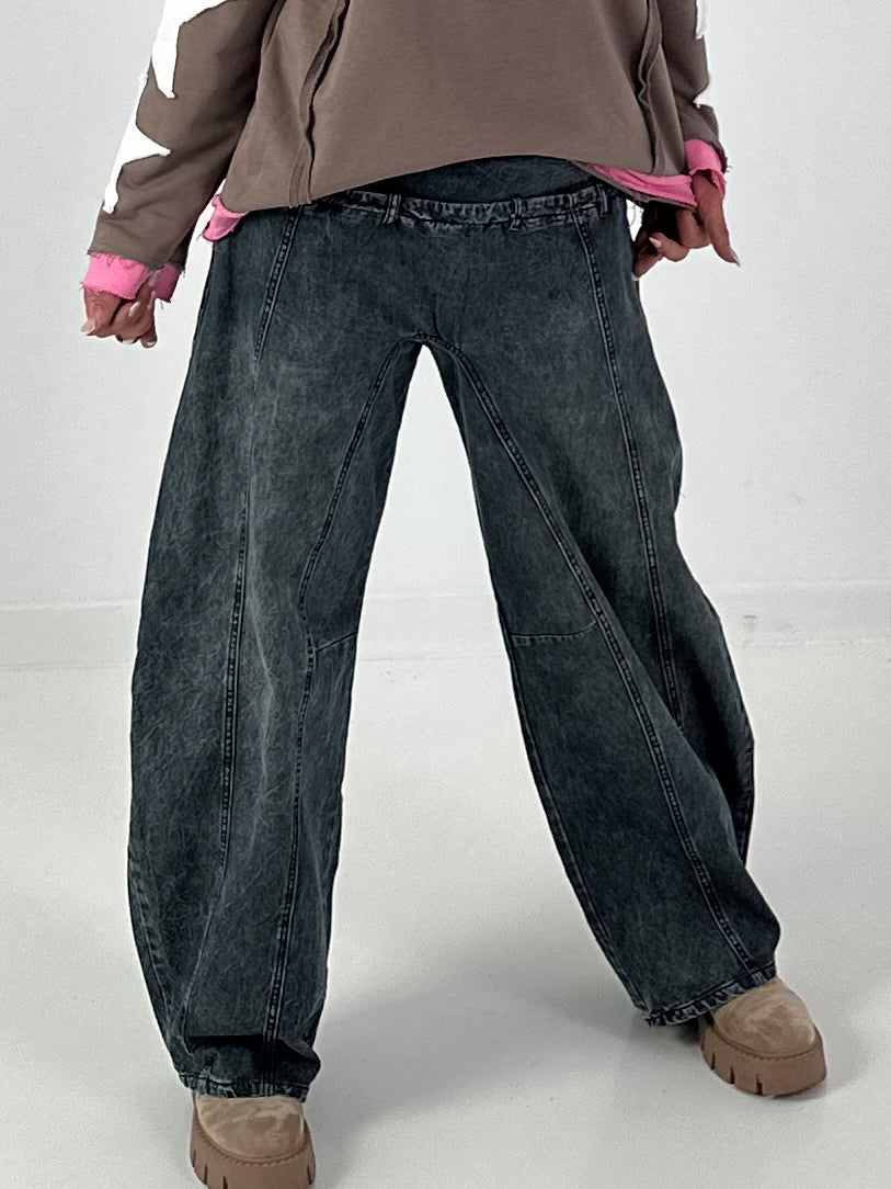 Lässige Wide Leg Jeans mit besonderen Nähten - used black
