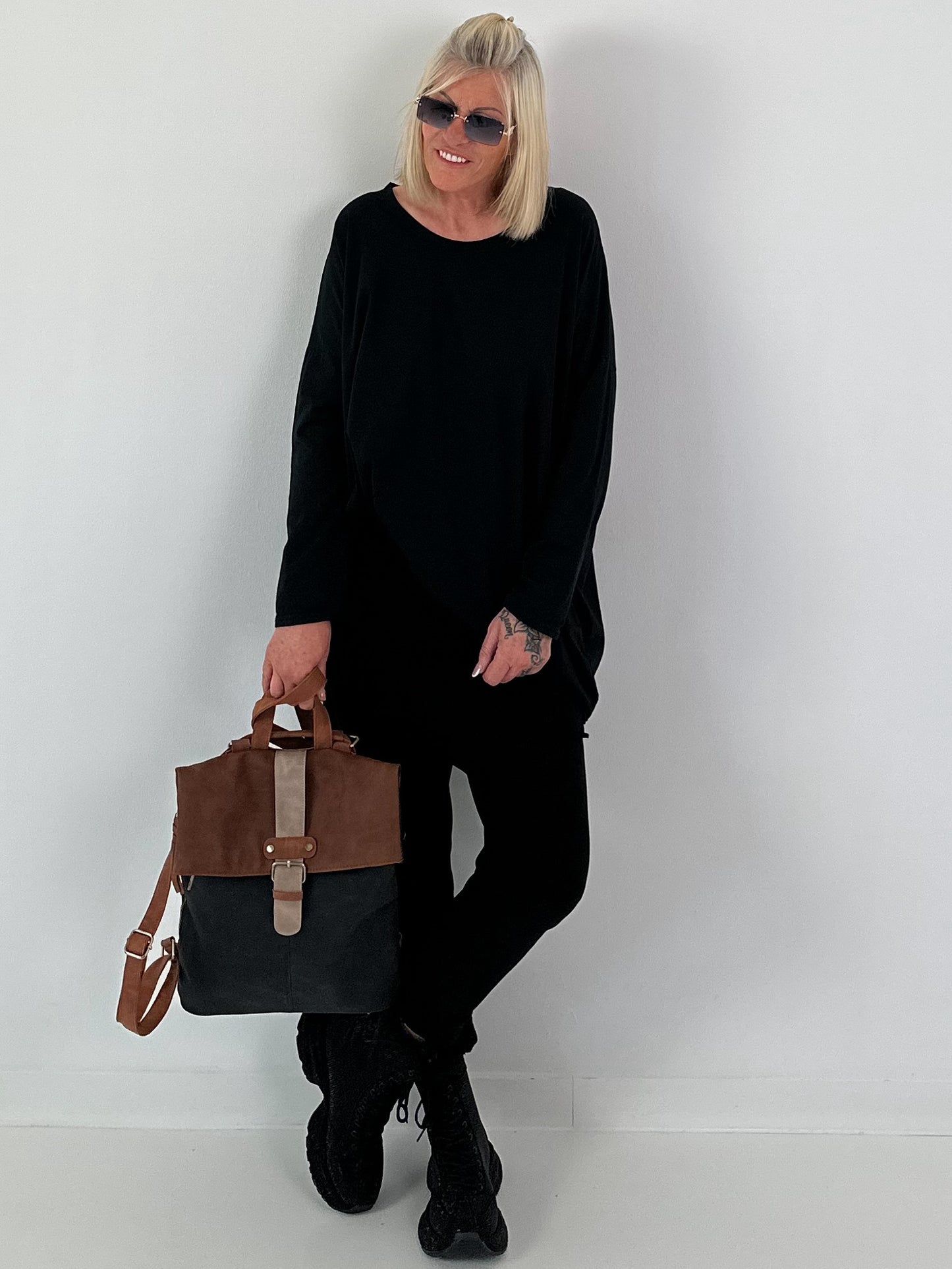 Backpack in vintage leather look - black