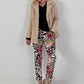 Hose in Wildleder-Optik mit floralem Muster - mehrfarbig