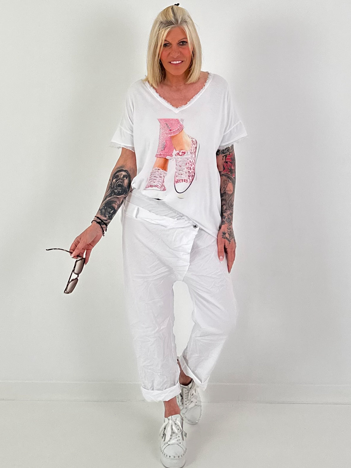 T-shirt with shoe print and glitter details - white-pink