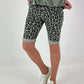 Kurze Hose im Leo Look- khaki