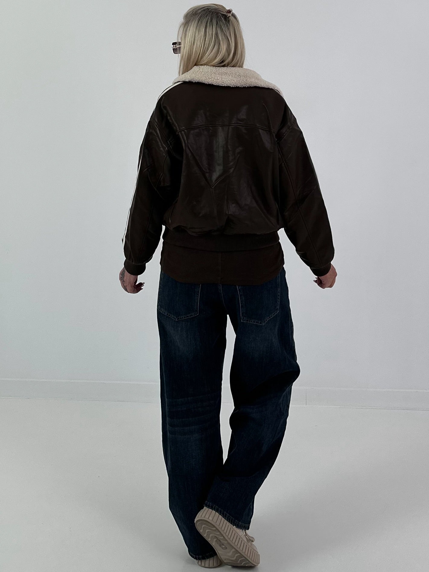 Stylish pilot jacket in a leather look - mocha